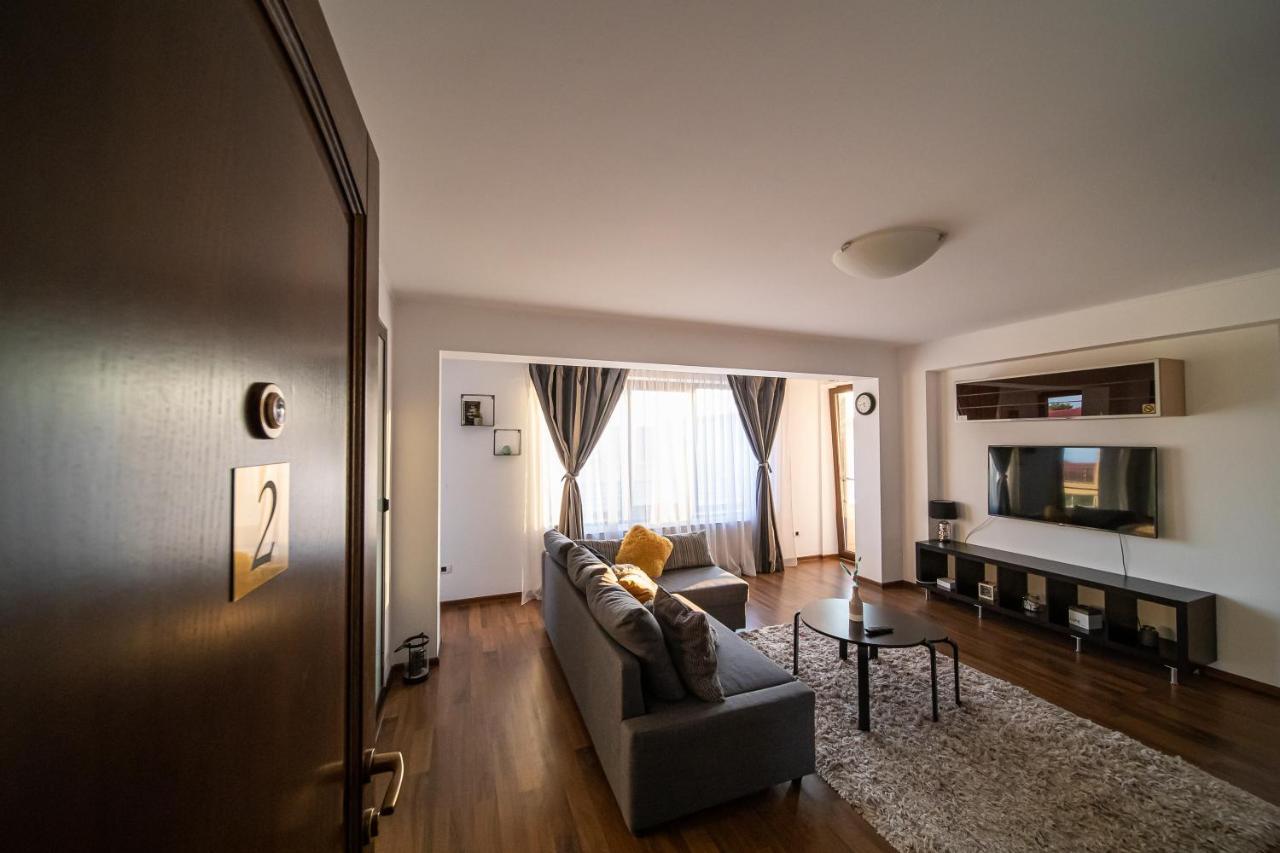 Apartament Tatu Bar&Grill Otopeni Buitenkant foto