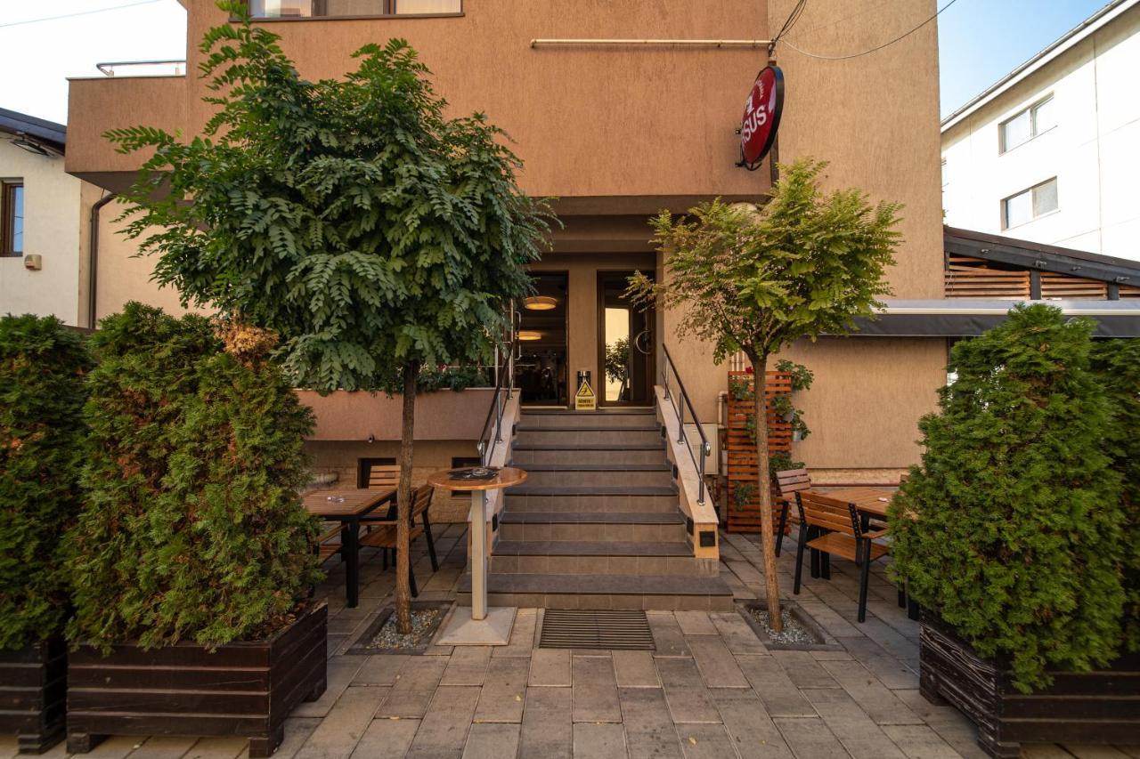 Apartament Tatu Bar&Grill Otopeni Buitenkant foto