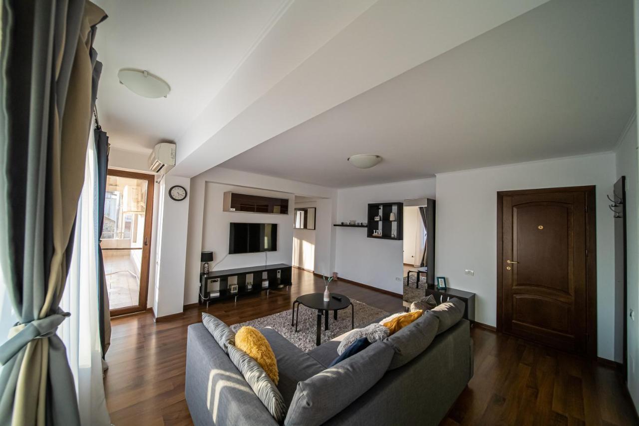 Apartament Tatu Bar&Grill Otopeni Buitenkant foto
